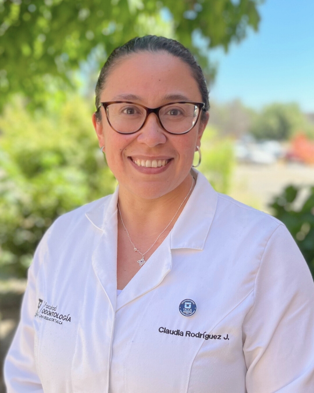 DRA. CLAUDIA RODRÍGUEZ JAQUE  DIRECTORA ESCUELA DE POSTGRADO